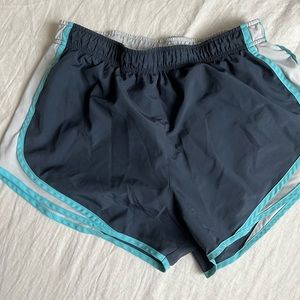 Women’s Nike shirt size medium